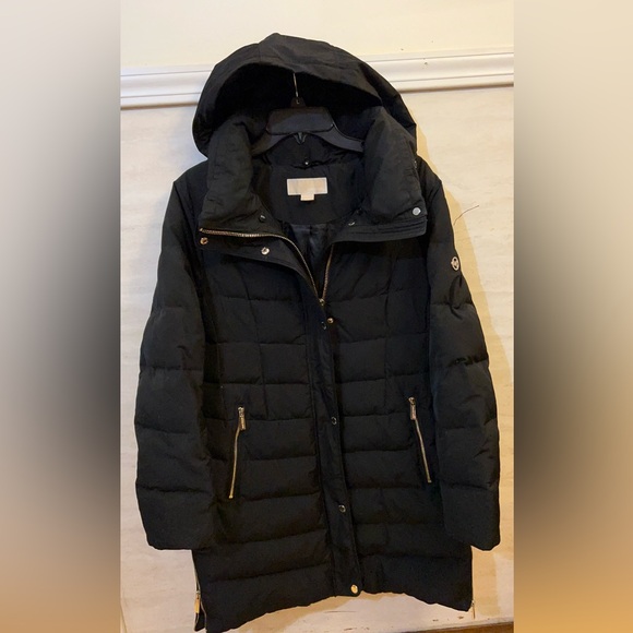 Michael Kors Women's Black Hidden Hood Side Vent Down Coat - Picture 1 of 16
